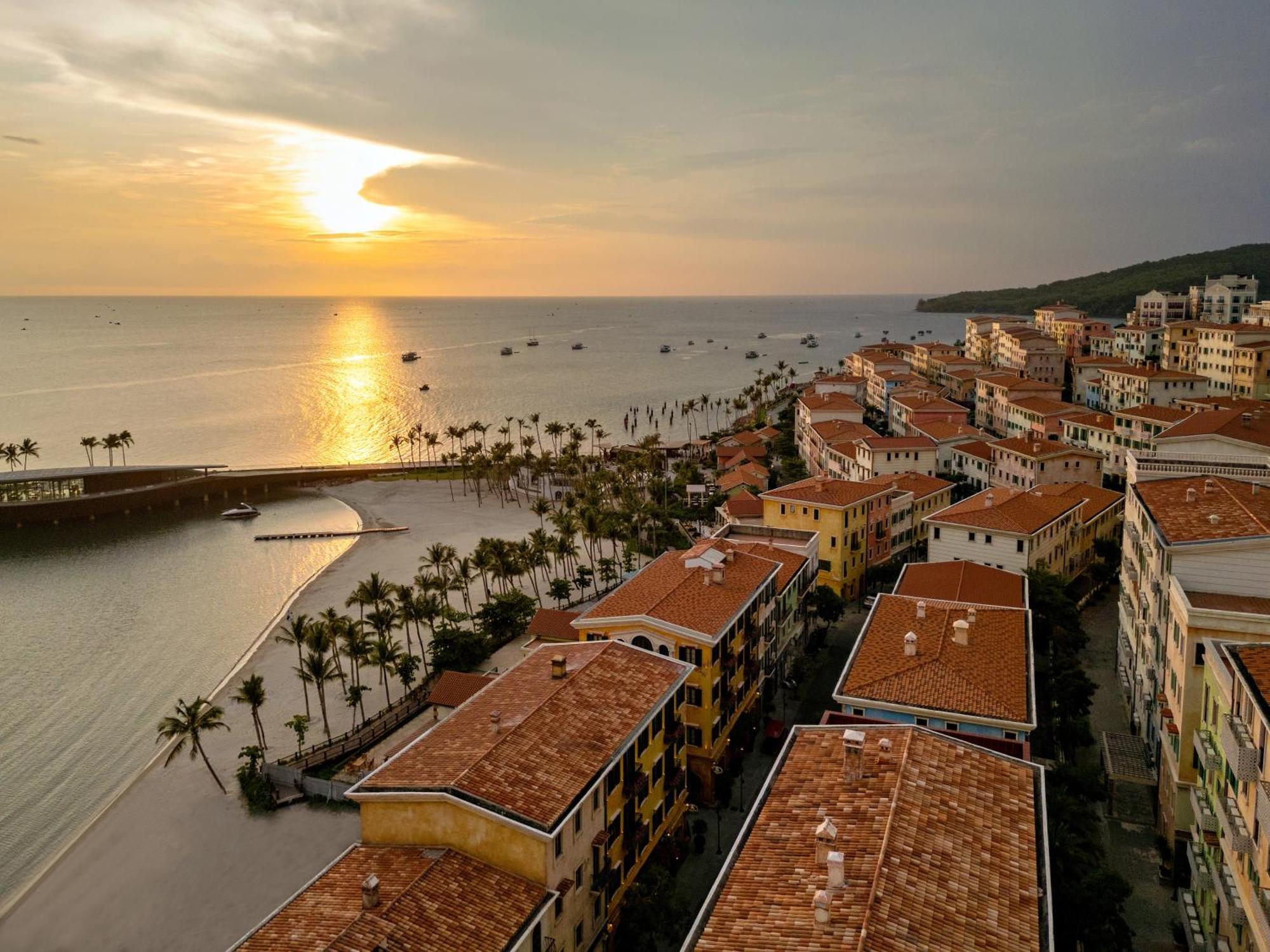 Venice Hotel Phu Quoc - Free Airport Shuttle & Sunset Town Tour ภายนอก รูปภาพ